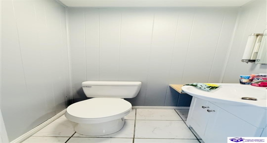 Legion Park Road, Greensburg, Kentucky 42743, ,3 BathroomsBathrooms,For Sale,Legion Park Road,HK24003768