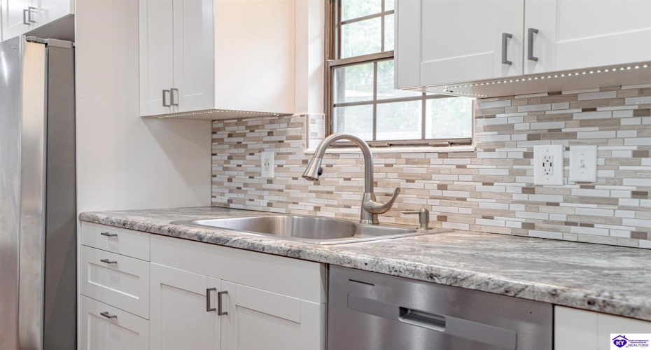 Deering Lane, Radcliff, Kentucky 40160, ,3 BathroomsBathrooms,For Sale,Deering Lane,HK24003773