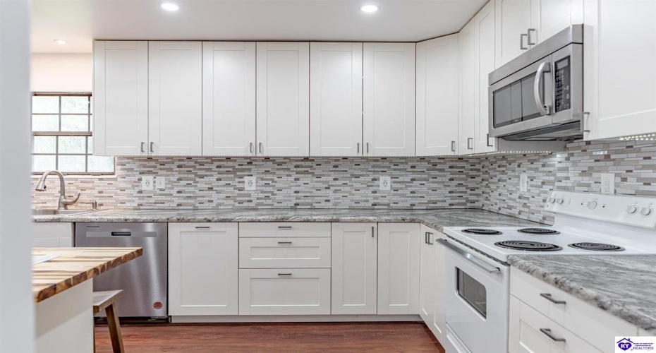 Deering Lane, Radcliff, Kentucky 40160, ,3 BathroomsBathrooms,For Sale,Deering Lane,HK24003773