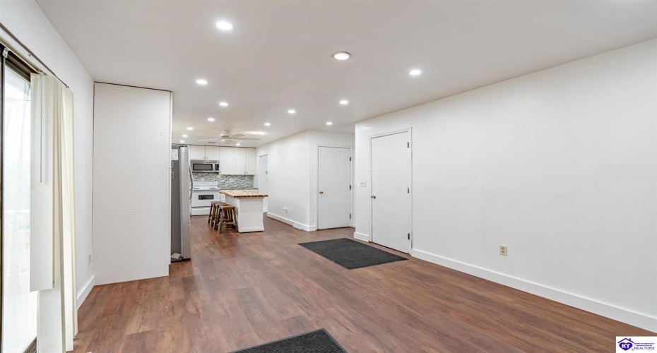 Deering Lane, Radcliff, Kentucky 40160, ,3 BathroomsBathrooms,For Sale,Deering Lane,HK24003773