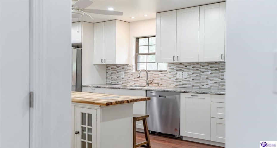 Deering Lane, Radcliff, Kentucky 40160, ,3 BathroomsBathrooms,For Sale,Deering Lane,HK24003773