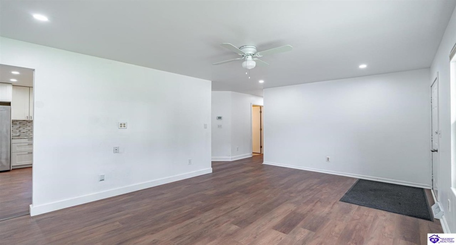 Deering Lane, Radcliff, Kentucky 40160, ,3 BathroomsBathrooms,For Sale,Deering Lane,HK24003773