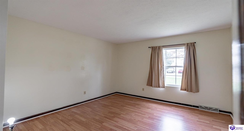 Deering Lane, Radcliff, Kentucky 40160, ,3 BathroomsBathrooms,For Sale,Deering Lane,HK24003773