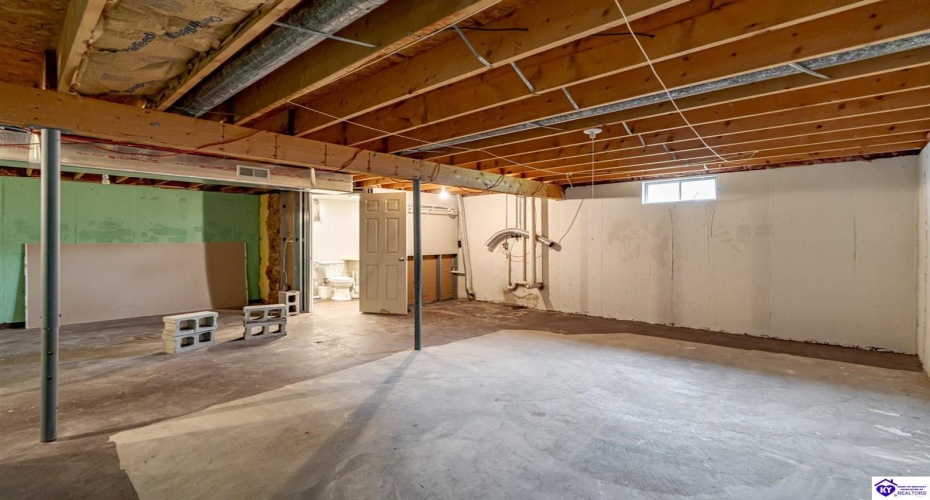 Deering Lane, Radcliff, Kentucky 40160, ,3 BathroomsBathrooms,For Sale,Deering Lane,HK24003773