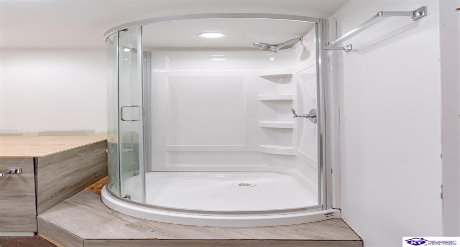 Deering Lane, Radcliff, Kentucky 40160, ,3 BathroomsBathrooms,For Sale,Deering Lane,HK24003773