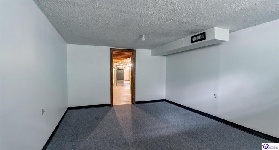 Deering Lane, Radcliff, Kentucky 40160, ,3 BathroomsBathrooms,For Sale,Deering Lane,HK24003773