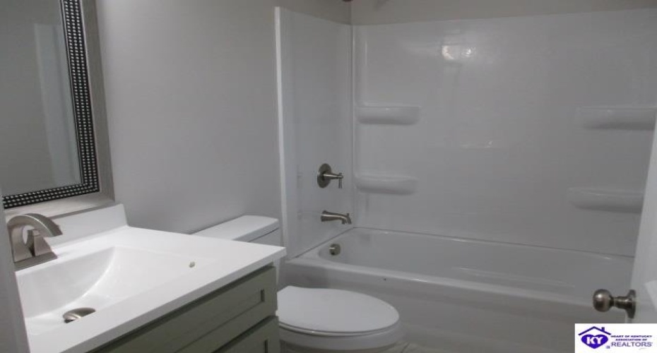Greer Lane, Bardstown, Kentucky 40004, ,2 BathroomsBathrooms,For Sale,Greer Lane,HK24003775