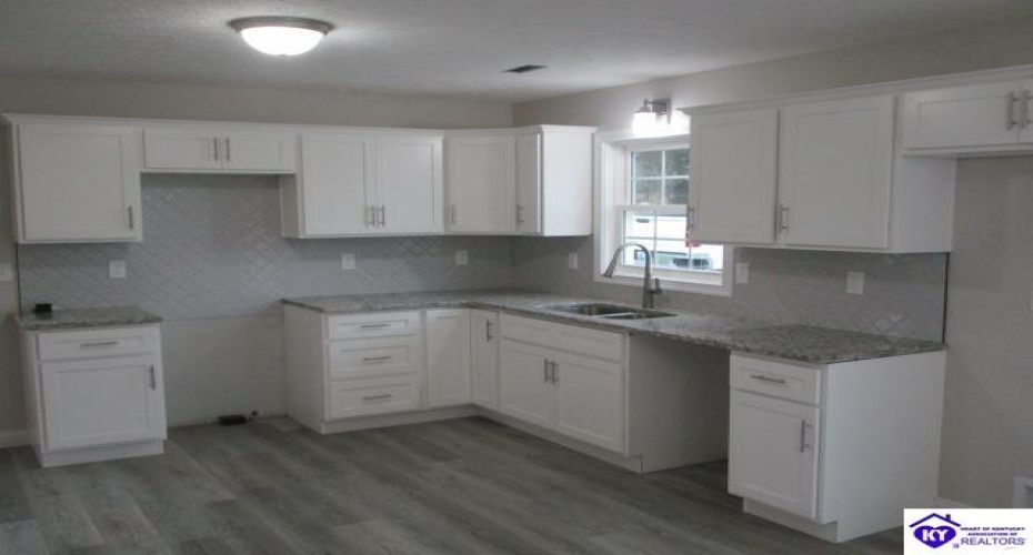 Greer Lane, Bardstown, Kentucky 40004, ,2 BathroomsBathrooms,For Sale,Greer Lane,HK24003775