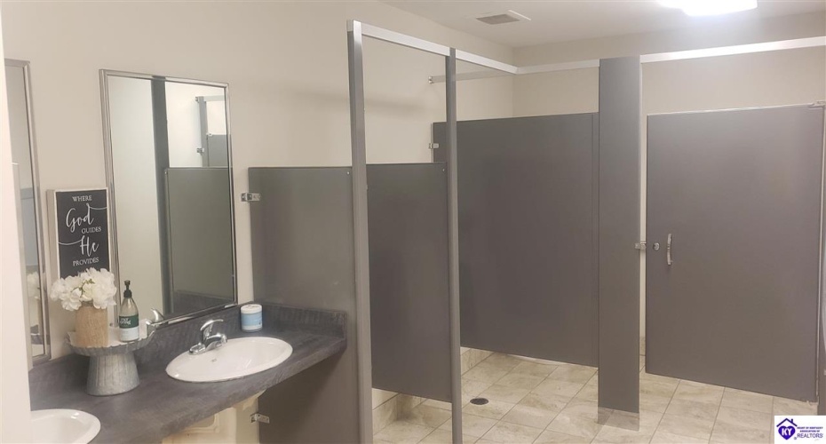 Lincoln Trail Boulevard, Radcliff, Kentucky 40160, ,For Sale,Lincoln Trail Boulevard,HK24000924