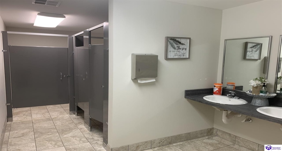 Lincoln Trail Boulevard, Radcliff, Kentucky 40160, ,For Sale,Lincoln Trail Boulevard,HK24000924