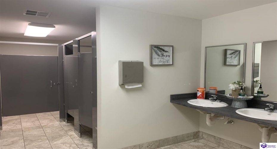 Lincoln Trail Boulevard, Radcliff, Kentucky 40160, ,For Sale,Lincoln Trail Boulevard,HK24000924