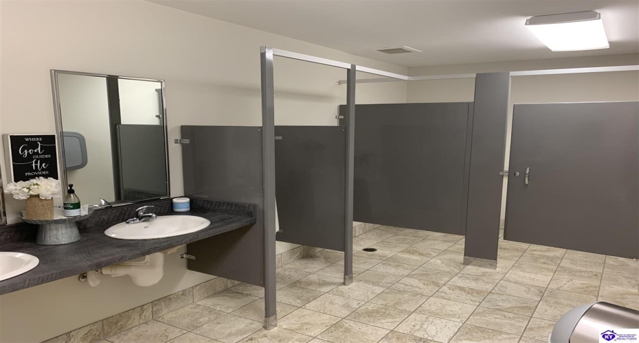 Lincoln Trail Boulevard, Radcliff, Kentucky 40160, ,For Sale,Lincoln Trail Boulevard,HK24000924