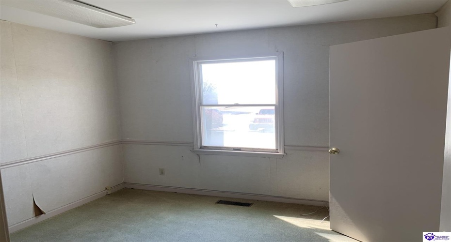 Lincoln Trail Boulevard, Radcliff, Kentucky 40160, ,For Sale,Lincoln Trail Boulevard,HK24000924