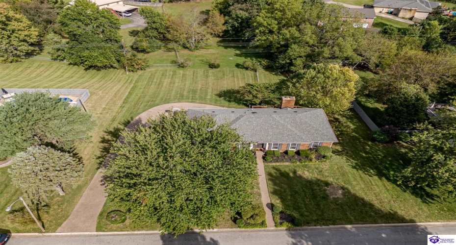 El Dorado Drive, Elizabethtown, Kentucky 42701, ,3 BathroomsBathrooms,For Sale,El Dorado Drive,HK24003783