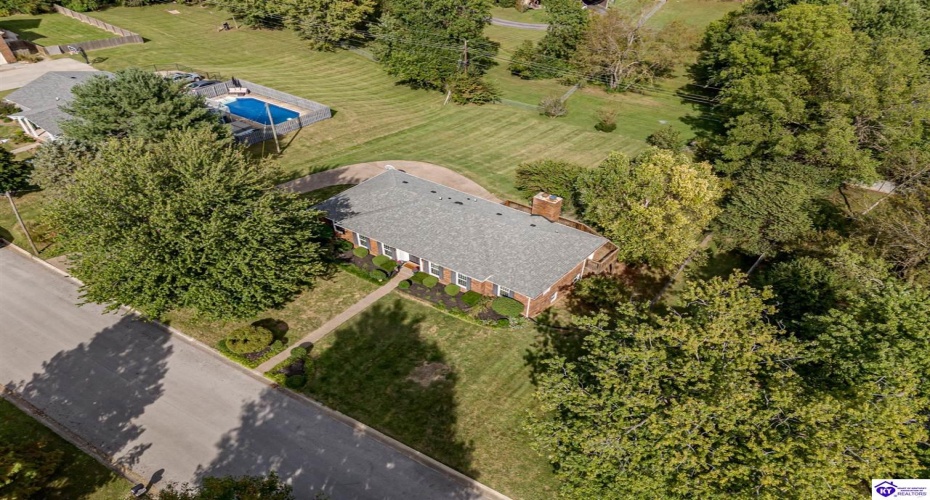 El Dorado Drive, Elizabethtown, Kentucky 42701, ,3 BathroomsBathrooms,For Sale,El Dorado Drive,HK24003783