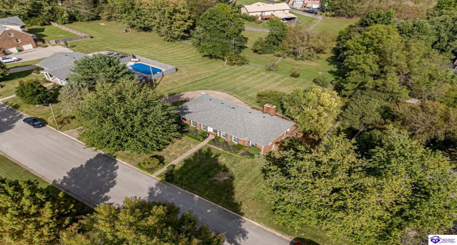 El Dorado Drive, Elizabethtown, Kentucky 42701, ,3 BathroomsBathrooms,For Sale,El Dorado Drive,HK24003783