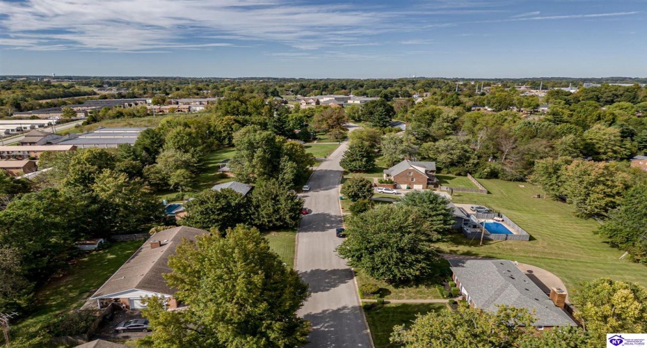 El Dorado Drive, Elizabethtown, Kentucky 42701, ,3 BathroomsBathrooms,For Sale,El Dorado Drive,HK24003783