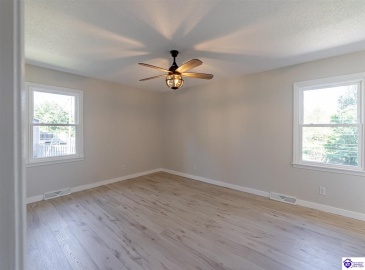 El Dorado Drive, Elizabethtown, Kentucky 42701, ,3 BathroomsBathrooms,For Sale,El Dorado Drive,HK24003783 El Dorado Drive, Elizabethtown, Kentucky 42701, ,3 BathroomsBathrooms,For Sale,El Dorado Drive,HK24003783