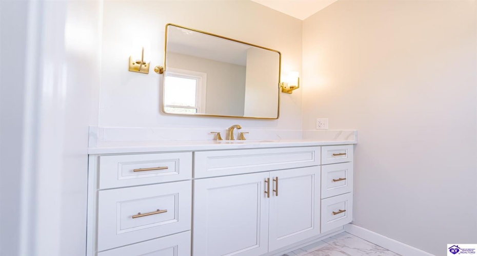 El Dorado Drive, Elizabethtown, Kentucky 42701, ,3 BathroomsBathrooms,For Sale,El Dorado Drive,HK24003783