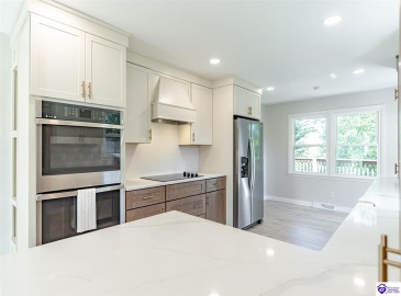 El Dorado Drive, Elizabethtown, Kentucky 42701, ,3 BathroomsBathrooms,For Sale,El Dorado Drive,HK24003783 El Dorado Drive, Elizabethtown, Kentucky 42701, ,3 BathroomsBathrooms,For Sale,El Dorado Drive,HK24003783