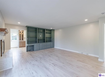 El Dorado Drive, Elizabethtown, Kentucky 42701, ,3 BathroomsBathrooms,For Sale,El Dorado Drive,HK24003783 El Dorado Drive, Elizabethtown, Kentucky 42701, ,3 BathroomsBathrooms,For Sale,El Dorado Drive,HK24003783