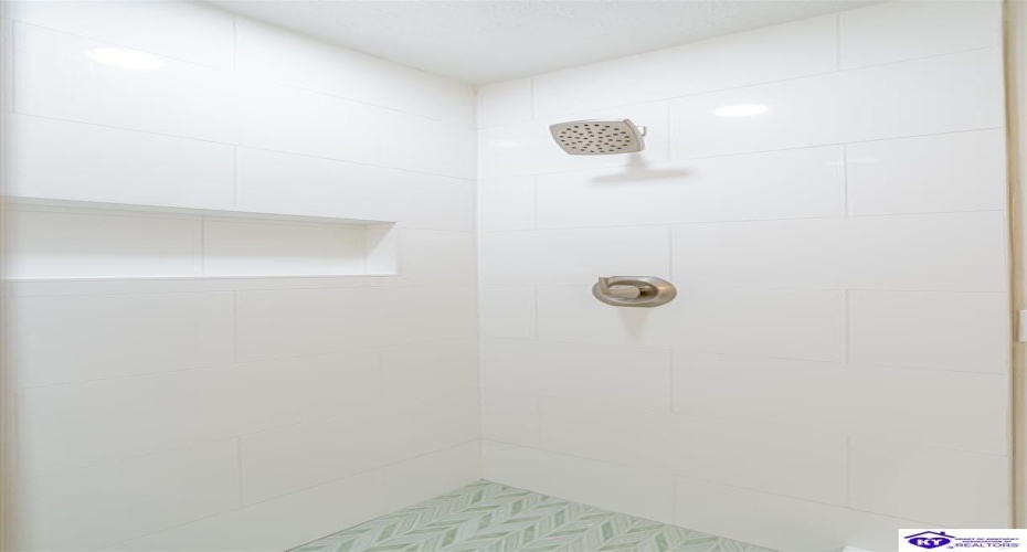 El Dorado Drive, Elizabethtown, Kentucky 42701, ,3 BathroomsBathrooms,For Sale,El Dorado Drive,HK24003783