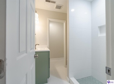 El Dorado Drive, Elizabethtown, Kentucky 42701, ,3 BathroomsBathrooms,For Sale,El Dorado Drive,HK24003783 El Dorado Drive, Elizabethtown, Kentucky 42701, ,3 BathroomsBathrooms,For Sale,El Dorado Drive,HK24003783