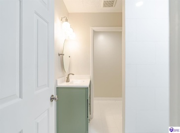 El Dorado Drive, Elizabethtown, Kentucky 42701, ,3 BathroomsBathrooms,For Sale,El Dorado Drive,HK24003783 El Dorado Drive, Elizabethtown, Kentucky 42701, ,3 BathroomsBathrooms,For Sale,El Dorado Drive,HK24003783