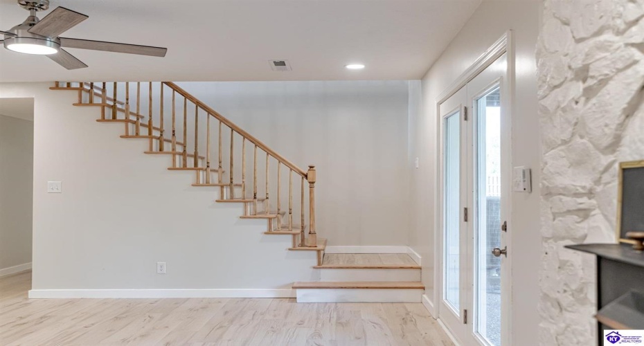 El Dorado Drive, Elizabethtown, Kentucky 42701, ,3 BathroomsBathrooms,For Sale,El Dorado Drive,HK24003783