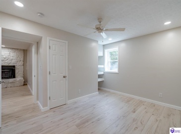 El Dorado Drive, Elizabethtown, Kentucky 42701, ,3 BathroomsBathrooms,For Sale,El Dorado Drive,HK24003783 El Dorado Drive, Elizabethtown, Kentucky 42701, ,3 BathroomsBathrooms,For Sale,El Dorado Drive,HK24003783