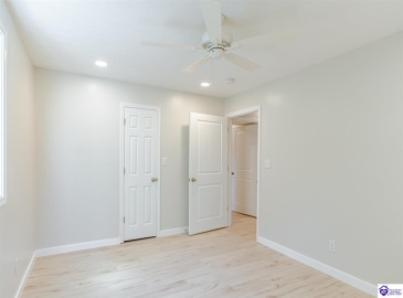 El Dorado Drive, Elizabethtown, Kentucky 42701, ,3 BathroomsBathrooms,For Sale,El Dorado Drive,HK24003783 El Dorado Drive, Elizabethtown, Kentucky 42701, ,3 BathroomsBathrooms,For Sale,El Dorado Drive,HK24003783