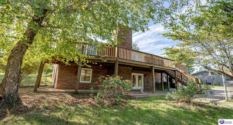 El Dorado Drive, Elizabethtown, Kentucky 42701, ,3 BathroomsBathrooms,For Sale,El Dorado Drive,HK24003783