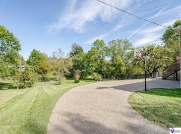 El Dorado Drive, Elizabethtown, Kentucky 42701, ,3 BathroomsBathrooms,For Sale,El Dorado Drive,HK24003783 El Dorado Drive, Elizabethtown, Kentucky 42701, ,3 BathroomsBathrooms,For Sale,El Dorado Drive,HK24003783