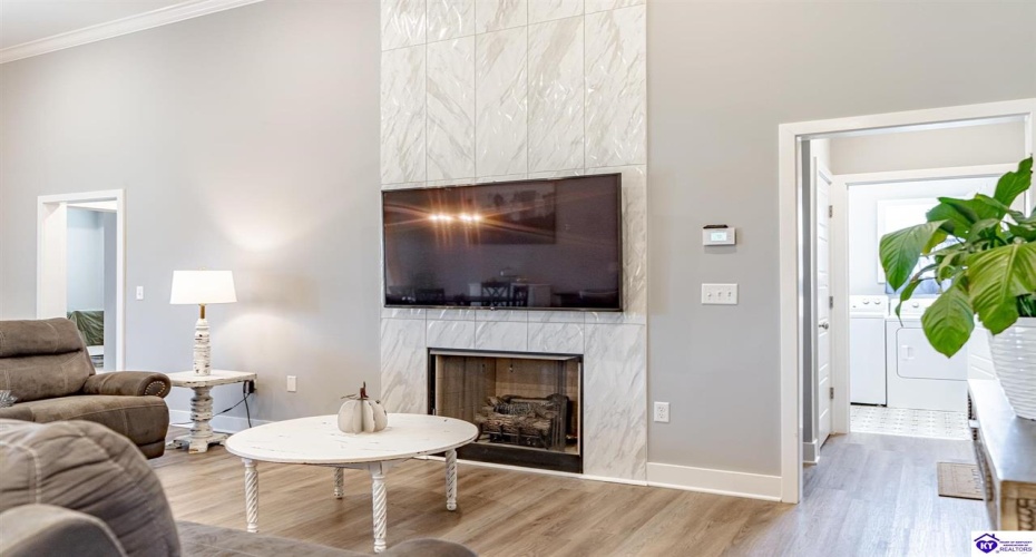 Marian Court, Elizabethtown, Kentucky 42701, ,2 BathroomsBathrooms,For Sale,Marian Court,HK24003784