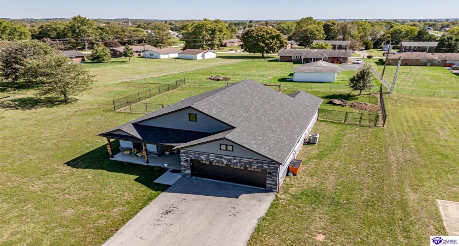 Marian Court, Elizabethtown, Kentucky 42701, ,2 BathroomsBathrooms,For Sale,Marian Court,HK24003784