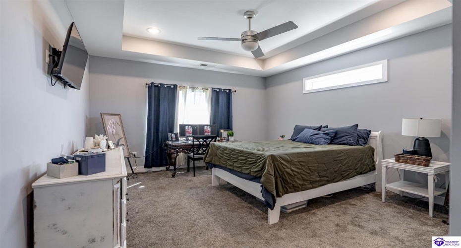 Marian Court, Elizabethtown, Kentucky 42701, ,2 BathroomsBathrooms,For Sale,Marian Court,HK24003784