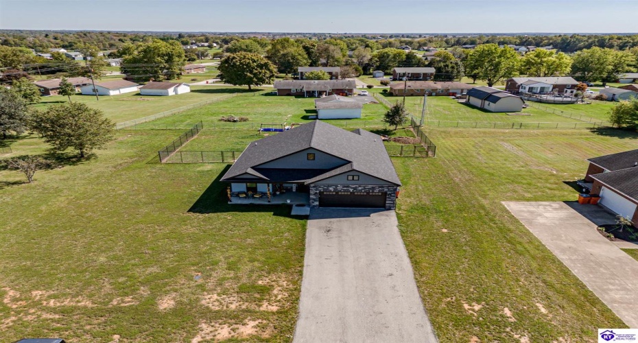 Marian Court, Elizabethtown, Kentucky 42701, ,2 BathroomsBathrooms,For Sale,Marian Court,HK24003784