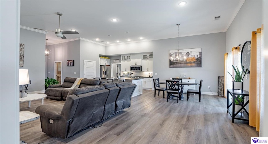 Marian Court, Elizabethtown, Kentucky 42701, ,2 BathroomsBathrooms,For Sale,Marian Court,HK24003784