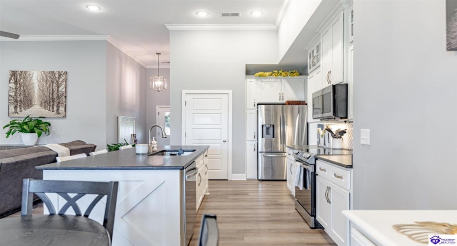 Marian Court, Elizabethtown, Kentucky 42701, ,2 BathroomsBathrooms,For Sale,Marian Court,HK24003784