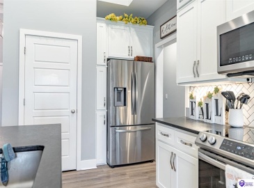 Marian Court, Elizabethtown, Kentucky 42701, ,2 BathroomsBathrooms,For Sale,Marian Court,HK24003784 Marian Court, Elizabethtown, Kentucky 42701, ,2 BathroomsBathrooms,For Sale,Marian Court,HK24003784