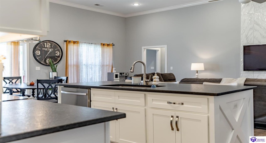 Marian Court, Elizabethtown, Kentucky 42701, ,2 BathroomsBathrooms,For Sale,Marian Court,HK24003784