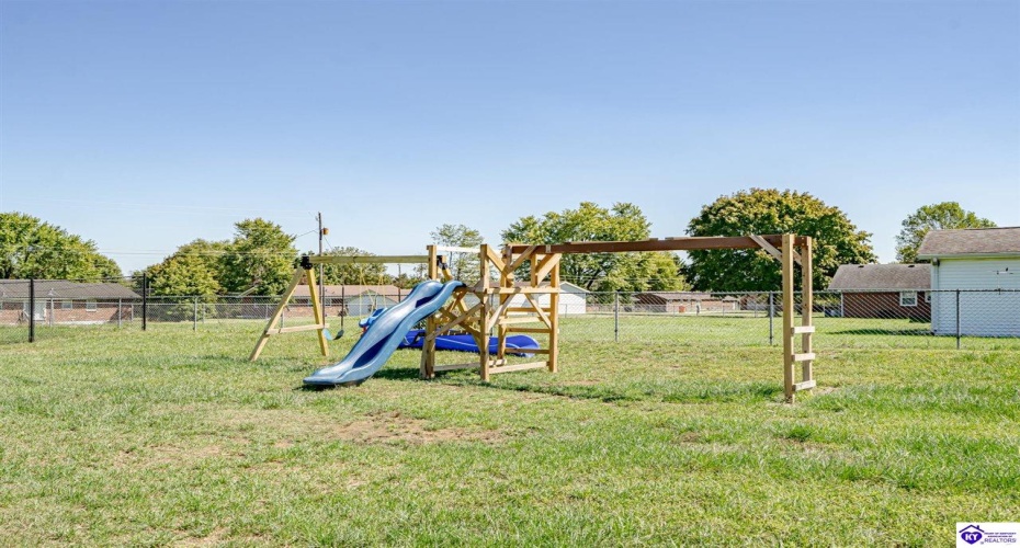 Marian Court, Elizabethtown, Kentucky 42701, ,2 BathroomsBathrooms,For Sale,Marian Court,HK24003784