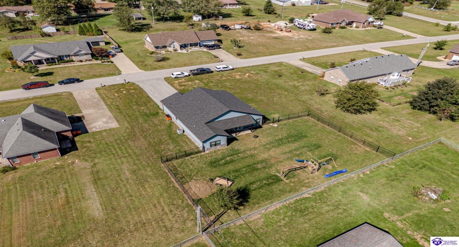 Marian Court, Elizabethtown, Kentucky 42701, ,2 BathroomsBathrooms,For Sale,Marian Court,HK24003784