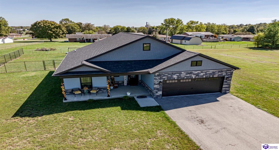 Marian Court, Elizabethtown, Kentucky 42701, ,2 BathroomsBathrooms,For Sale,Marian Court,HK24003784