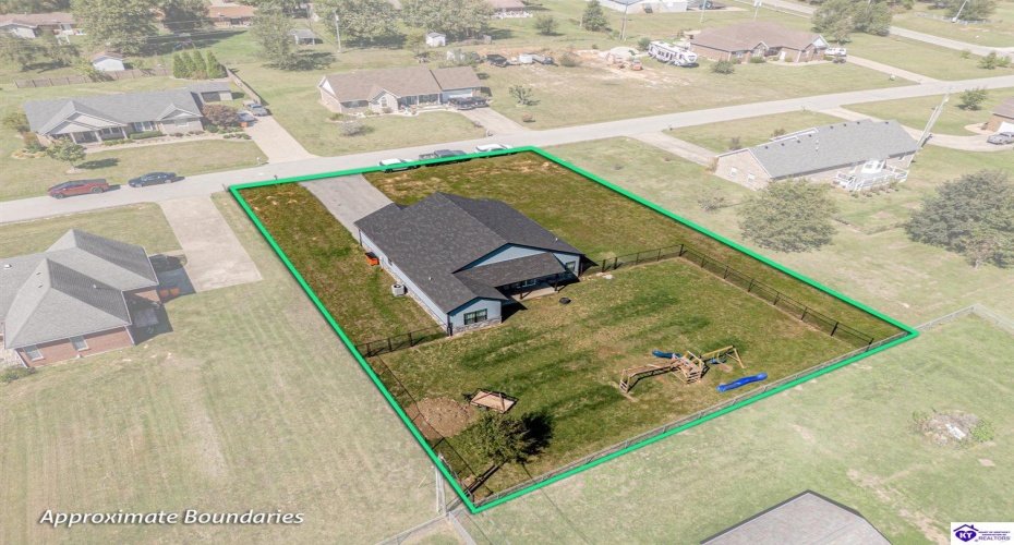 Marian Court, Elizabethtown, Kentucky 42701, ,2 BathroomsBathrooms,For Sale,Marian Court,HK24003784