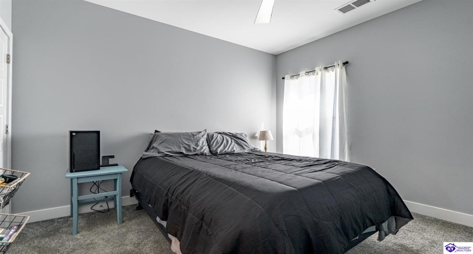 Marian Court, Elizabethtown, Kentucky 42701, ,2 BathroomsBathrooms,For Sale,Marian Court,HK24003784