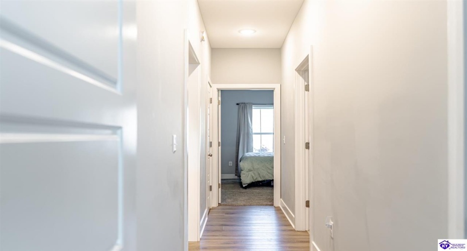 Marian Court, Elizabethtown, Kentucky 42701, ,2 BathroomsBathrooms,For Sale,Marian Court,HK24003784