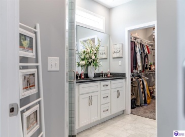 Marian Court, Elizabethtown, Kentucky 42701, ,2 BathroomsBathrooms,For Sale,Marian Court,HK24003784 Marian Court, Elizabethtown, Kentucky 42701, ,2 BathroomsBathrooms,For Sale,Marian Court,HK24003784