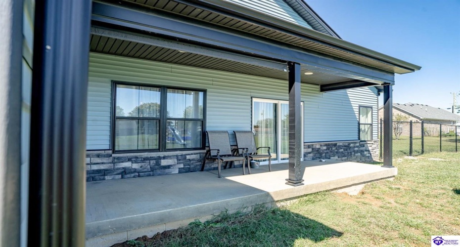 Marian Court, Elizabethtown, Kentucky 42701, ,2 BathroomsBathrooms,For Sale,Marian Court,HK24003784