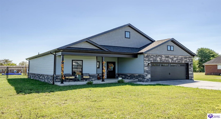 Marian Court, Elizabethtown, Kentucky 42701, ,2 BathroomsBathrooms,For Sale,Marian Court,HK24003784